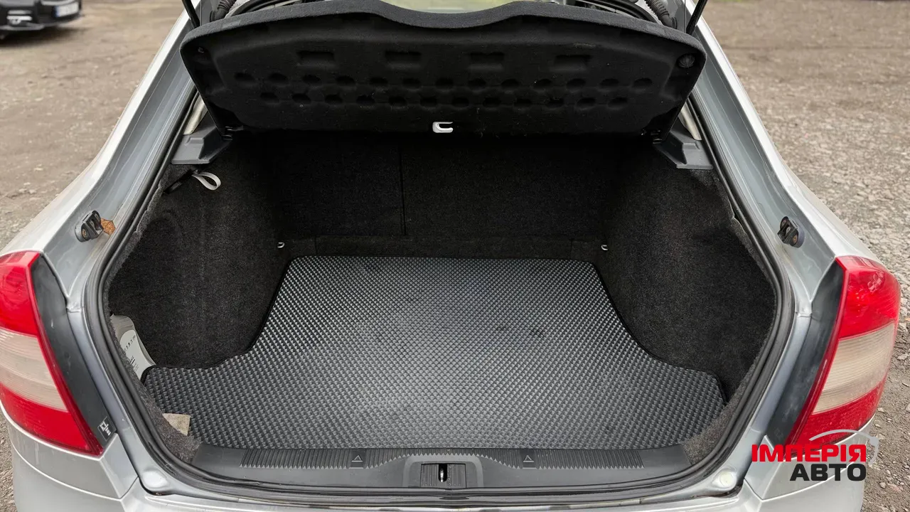 Skoda Octavia - фото 8