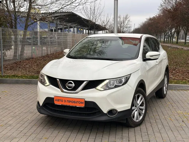 Nissan Qashqai - фото 1