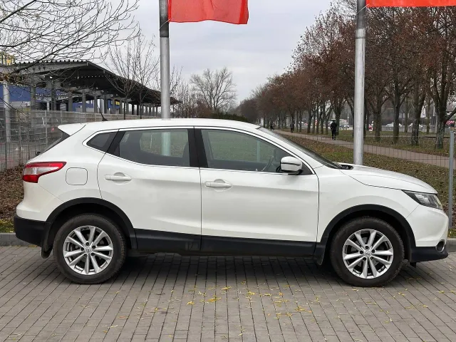 Nissan Qashqai - фото 5