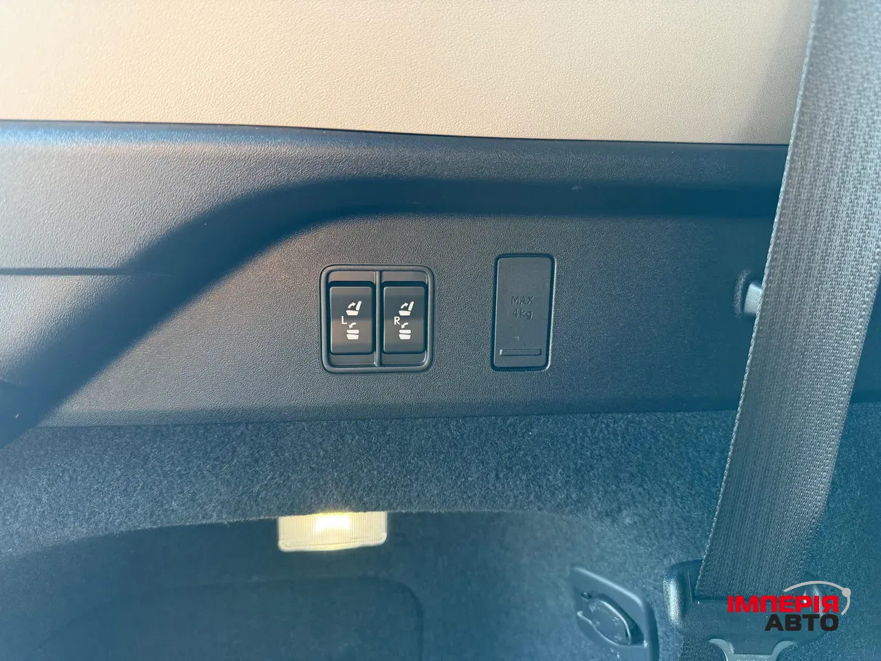 Lexus RX - фото 12
