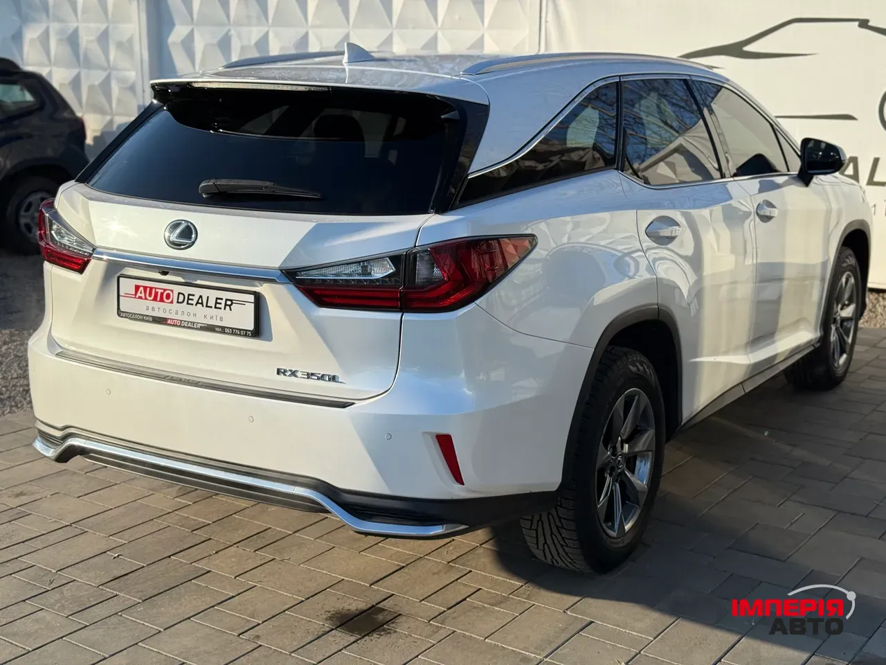 Lexus RX - фото 15