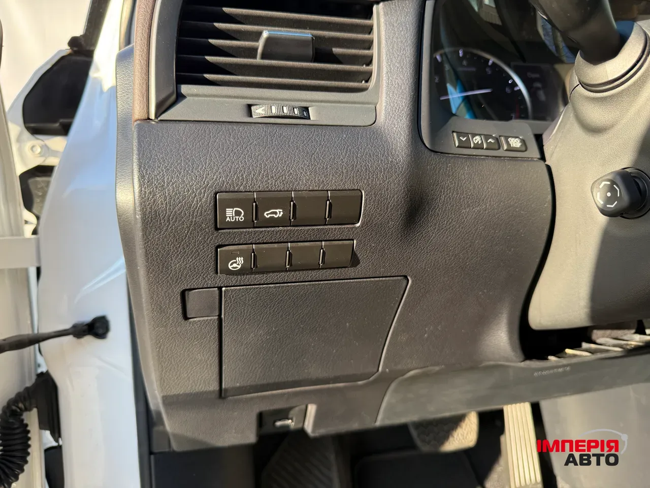 Lexus RX - фото 24