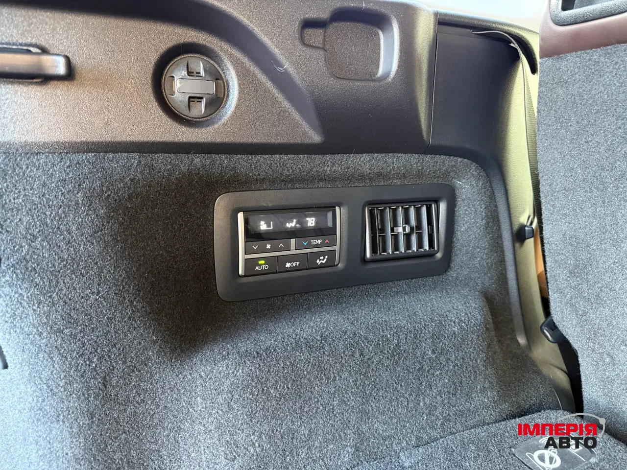 Lexus RX - фото 13