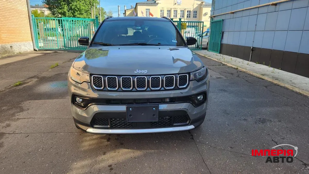 Jeep Compass - фото 1