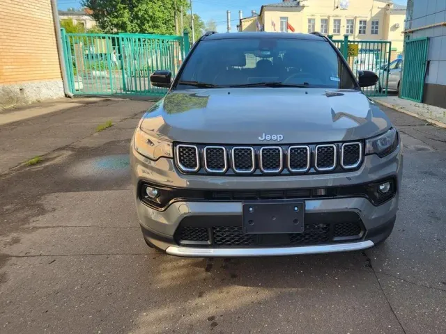 Jeep Compass - фото 1