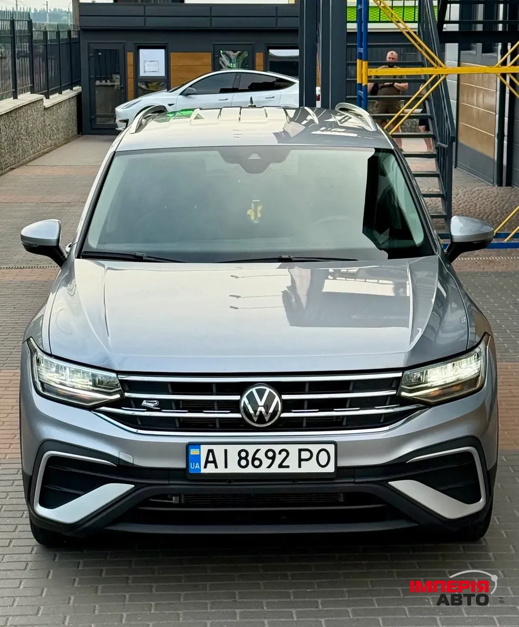 Volkswagen Tiguan R - фото 12