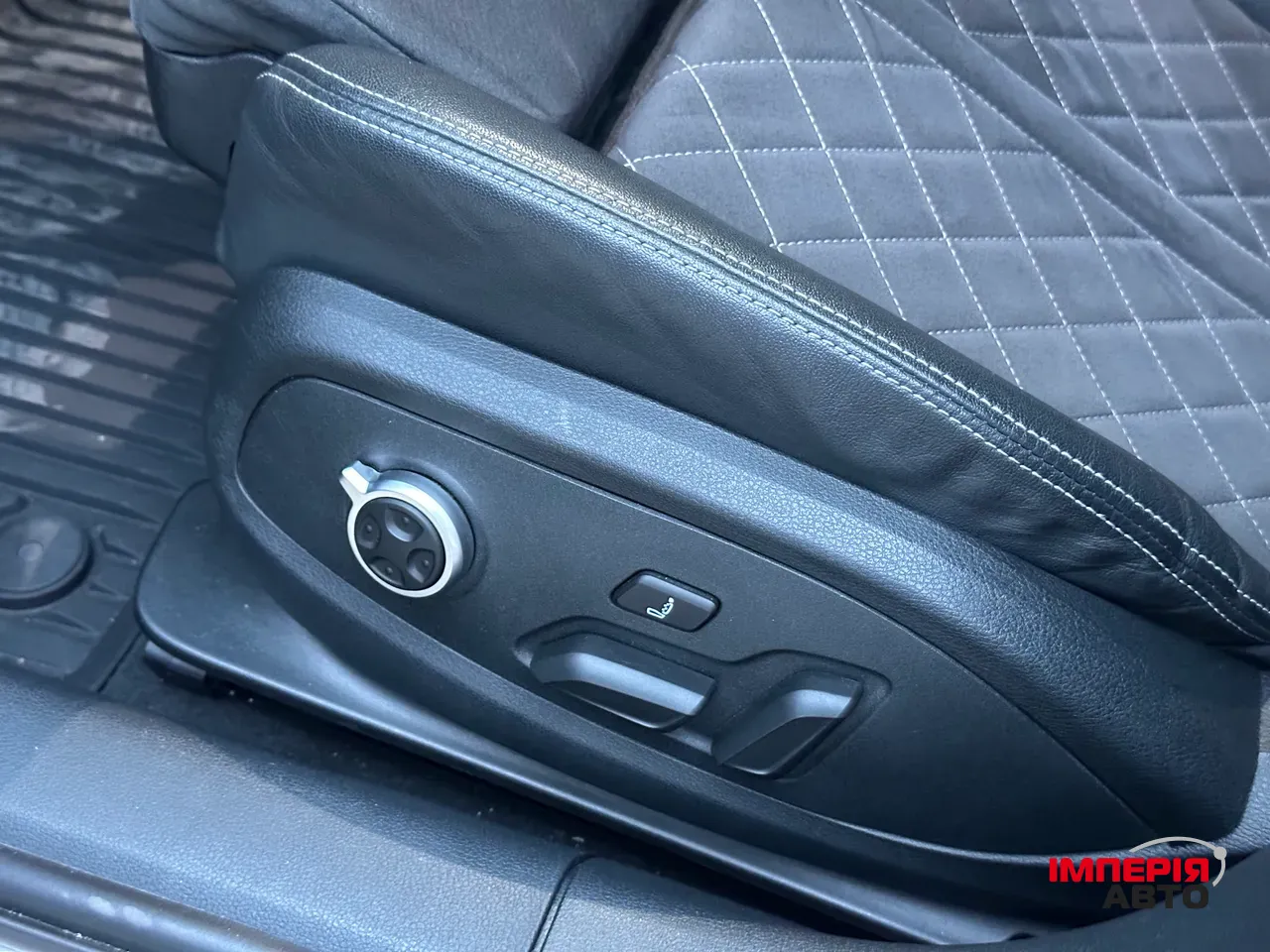 Audi S4 - фото 28