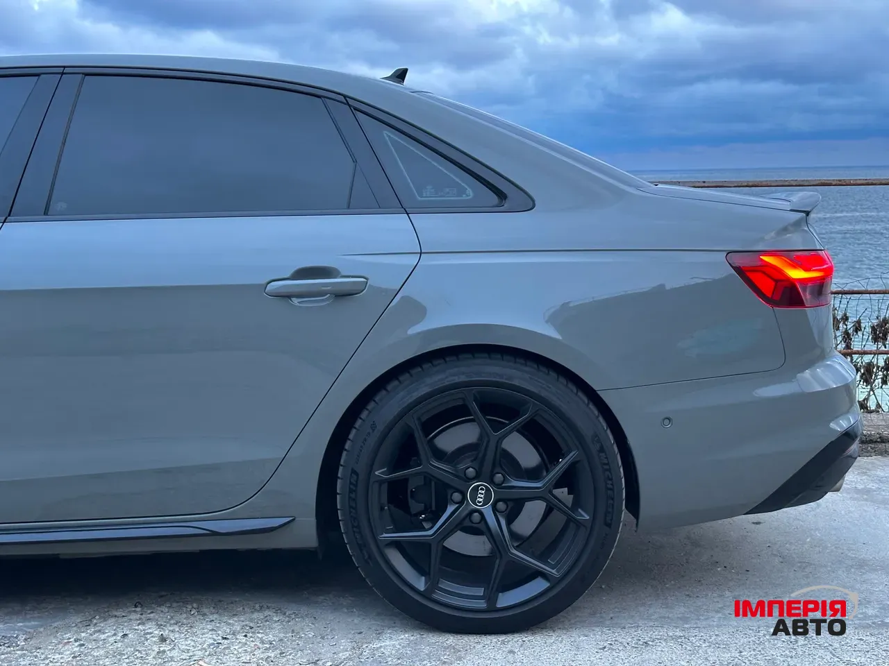 Audi S4 - фото 9