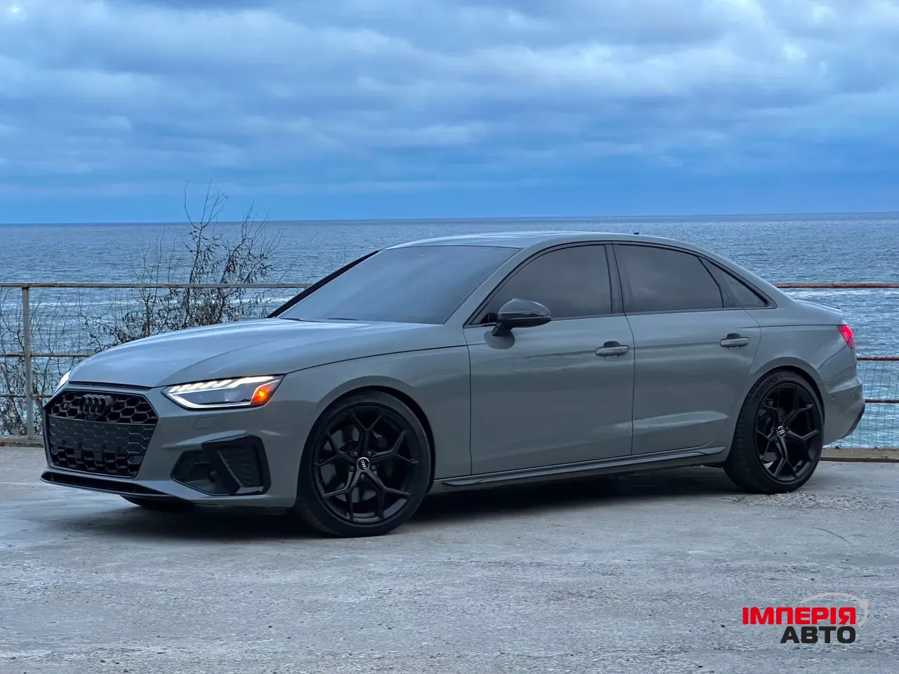 Audi S4 - фото 1