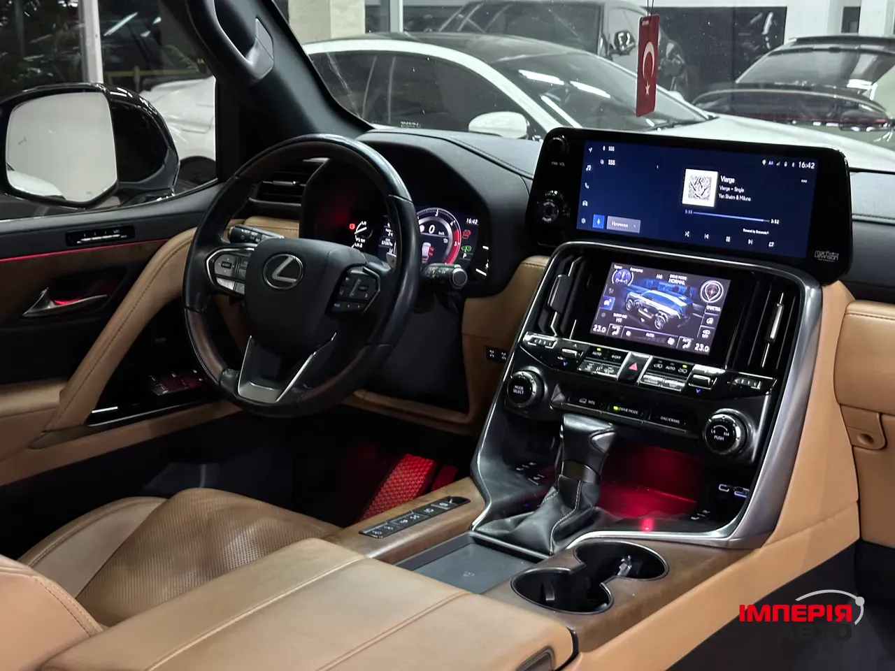 Lexus LX - фото 11