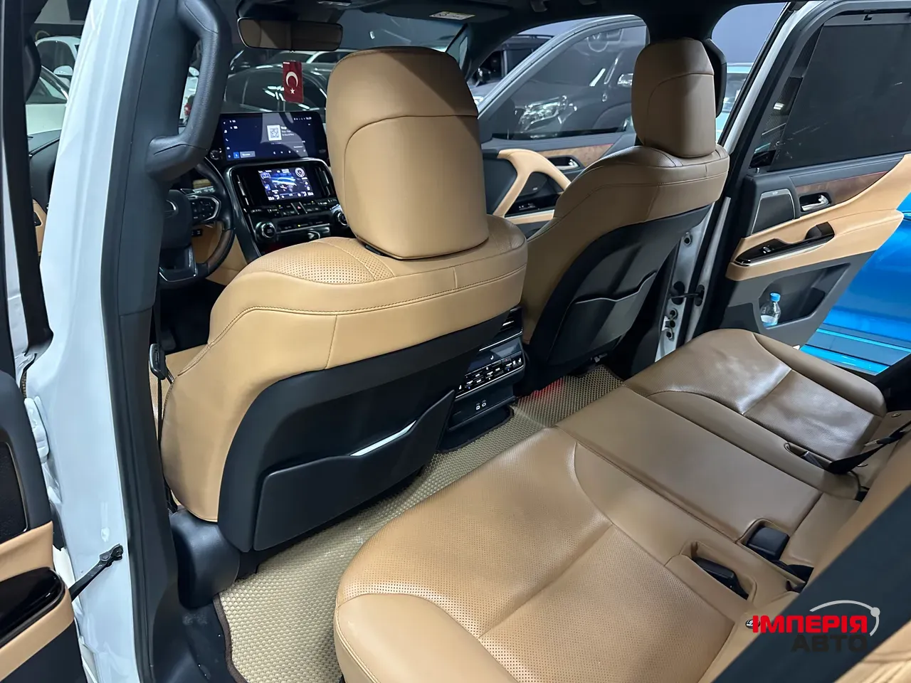 Lexus LX - фото 18