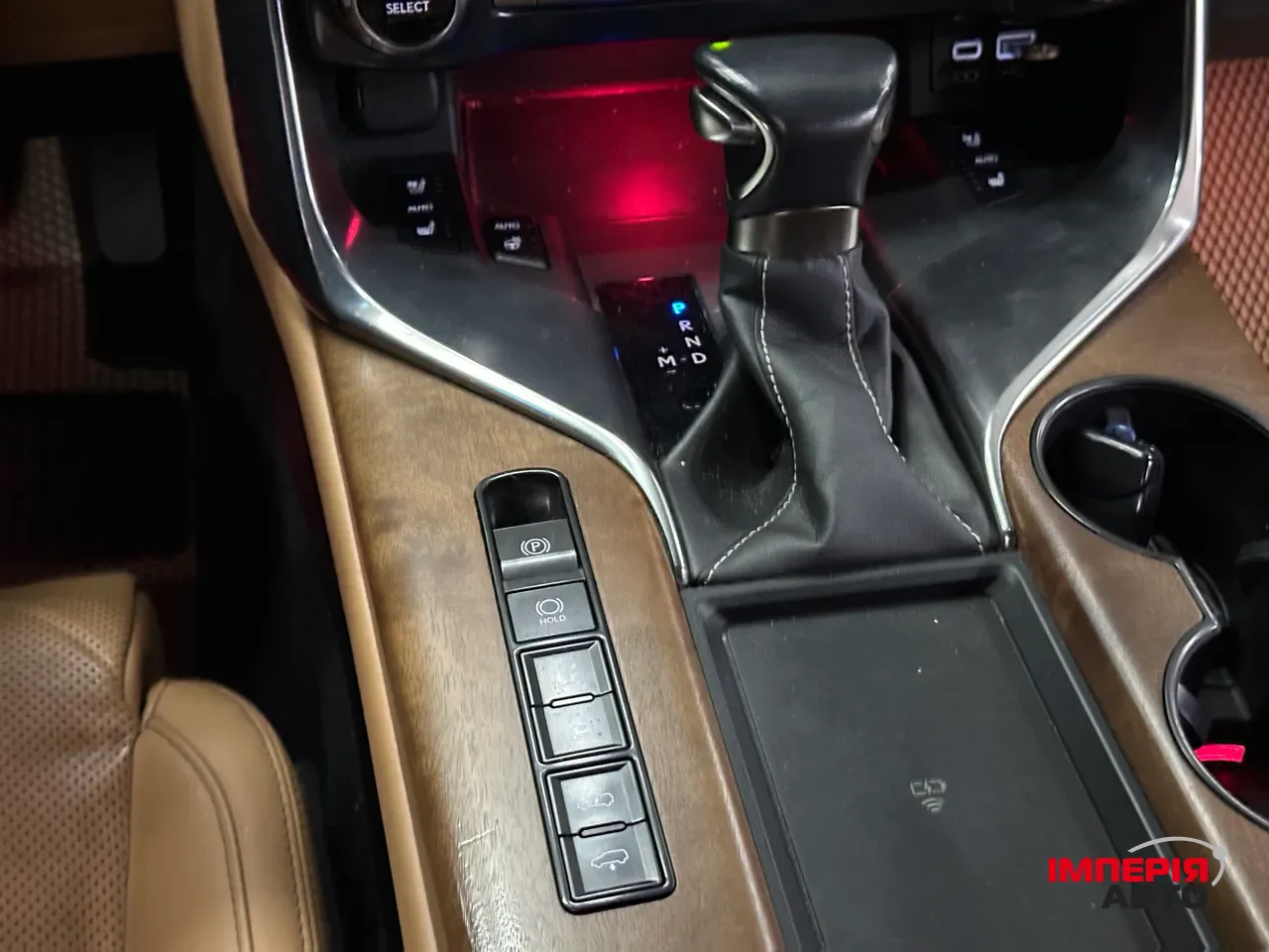 Lexus LX - фото 21