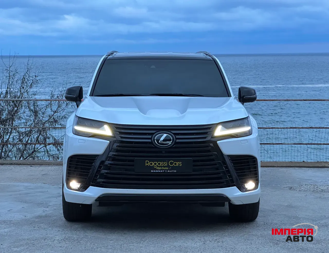 Lexus LX - фото 2