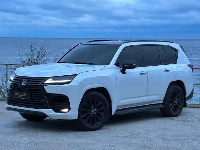 Lexus LX - фото 1