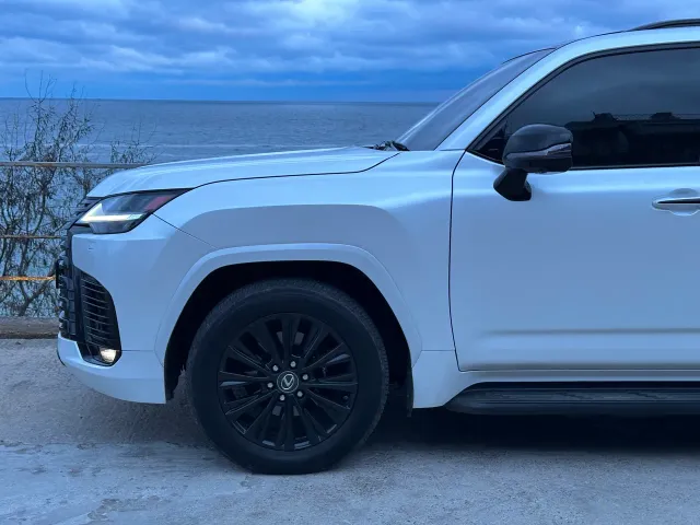 Lexus LX - фото 4