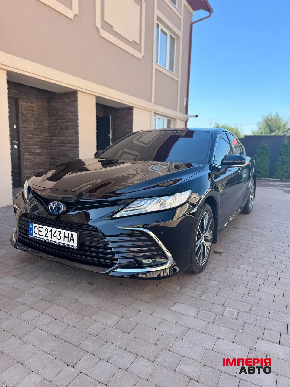 Toyota Camry - фото 2