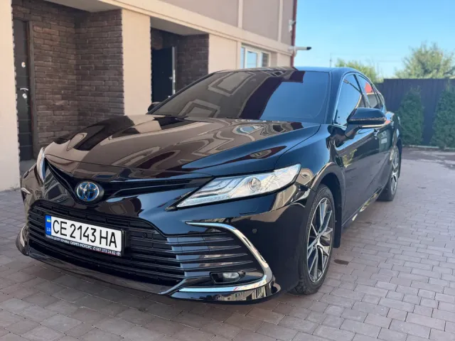 Toyota Camry - фото 2