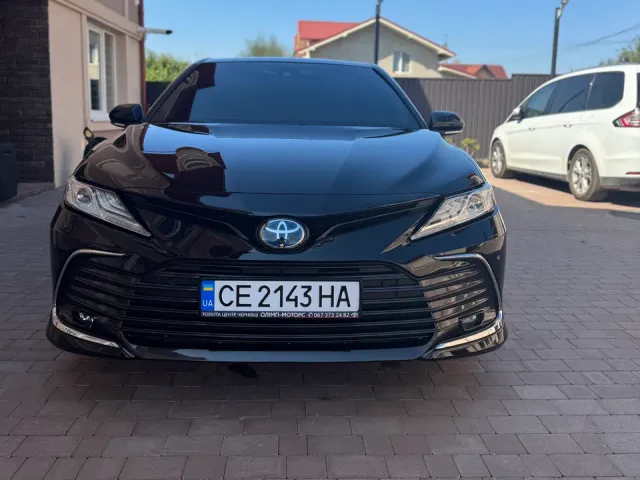 Toyota Camry - фото 3