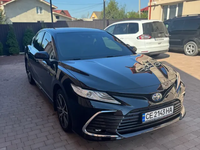 Toyota Camry - фото 4