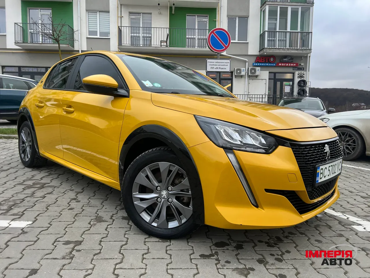 Peugeot 208 - фото 1