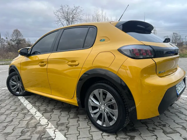 Peugeot 208 - фото 3