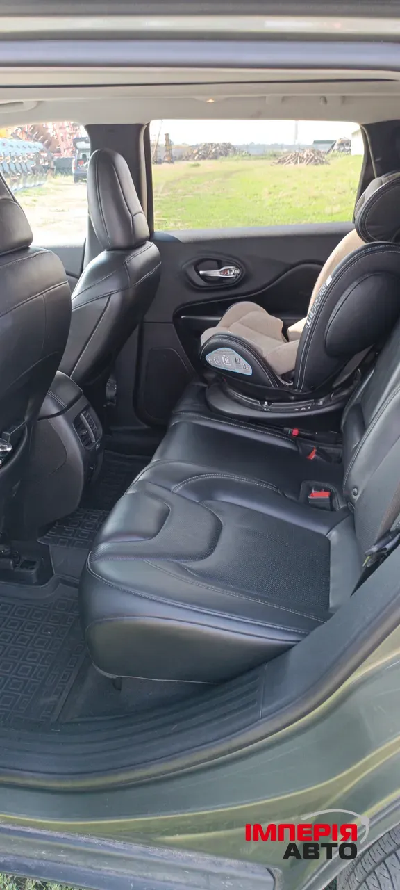 Jeep Cherokee - фото 7
