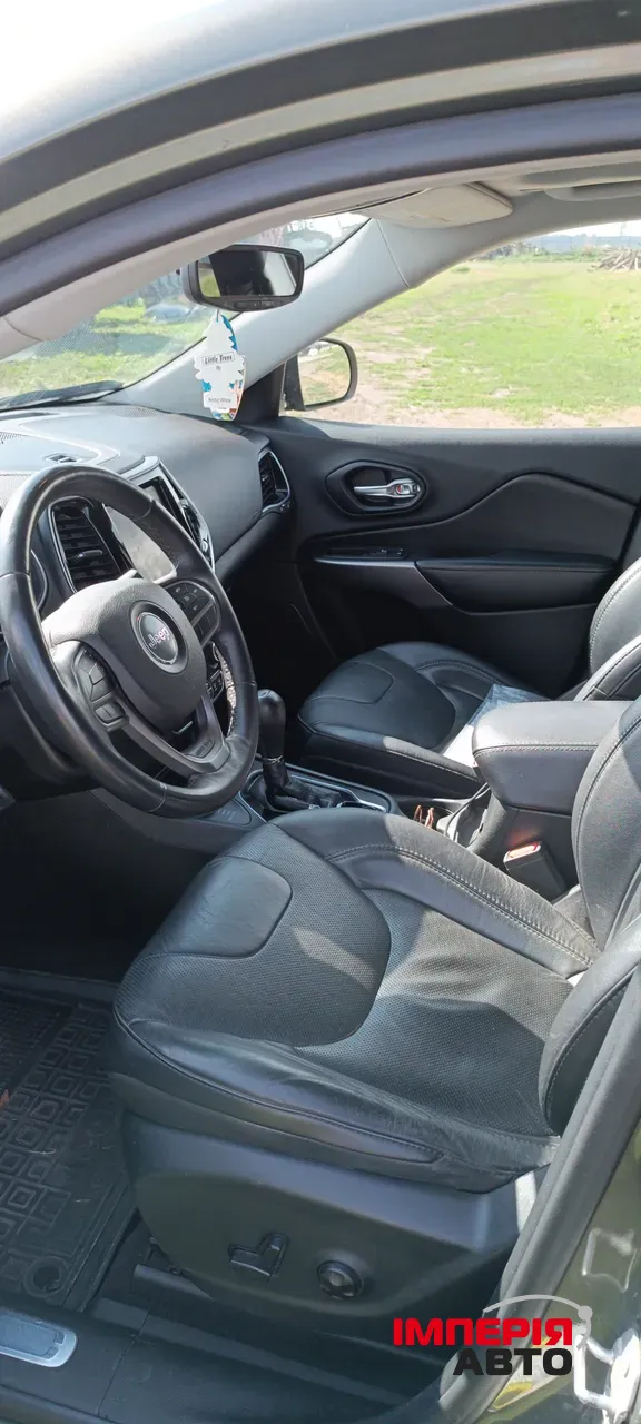 Jeep Cherokee - фото 6