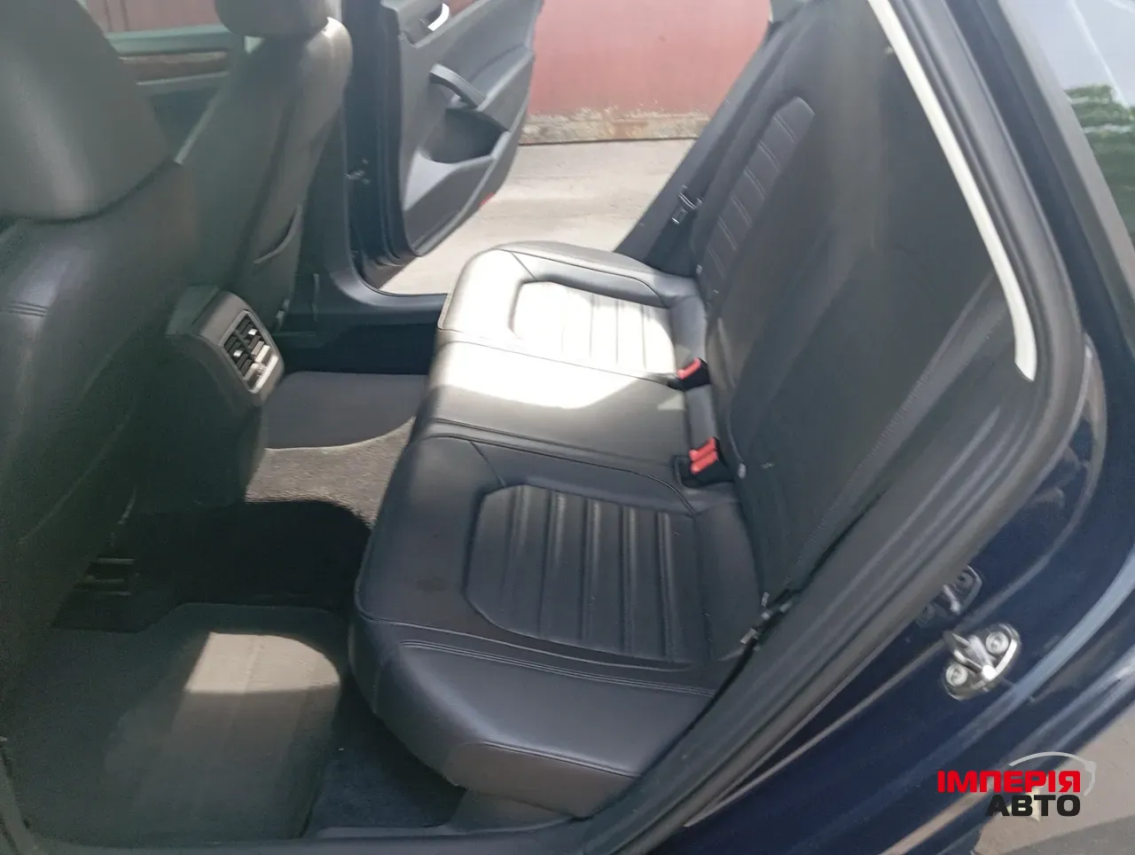 Volkswagen Passat (North America and China) - фото 8