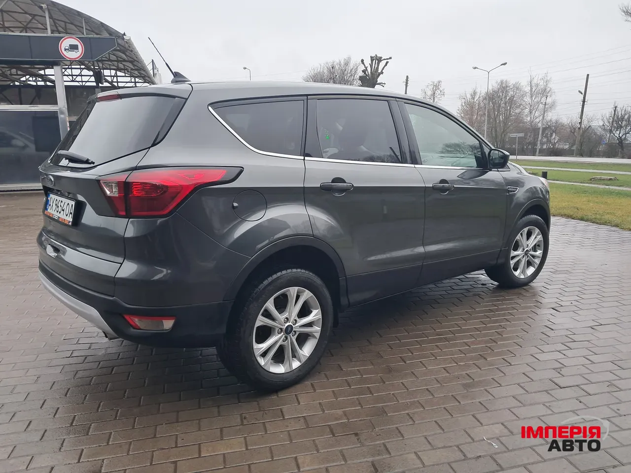 Ford Escape - фото 10