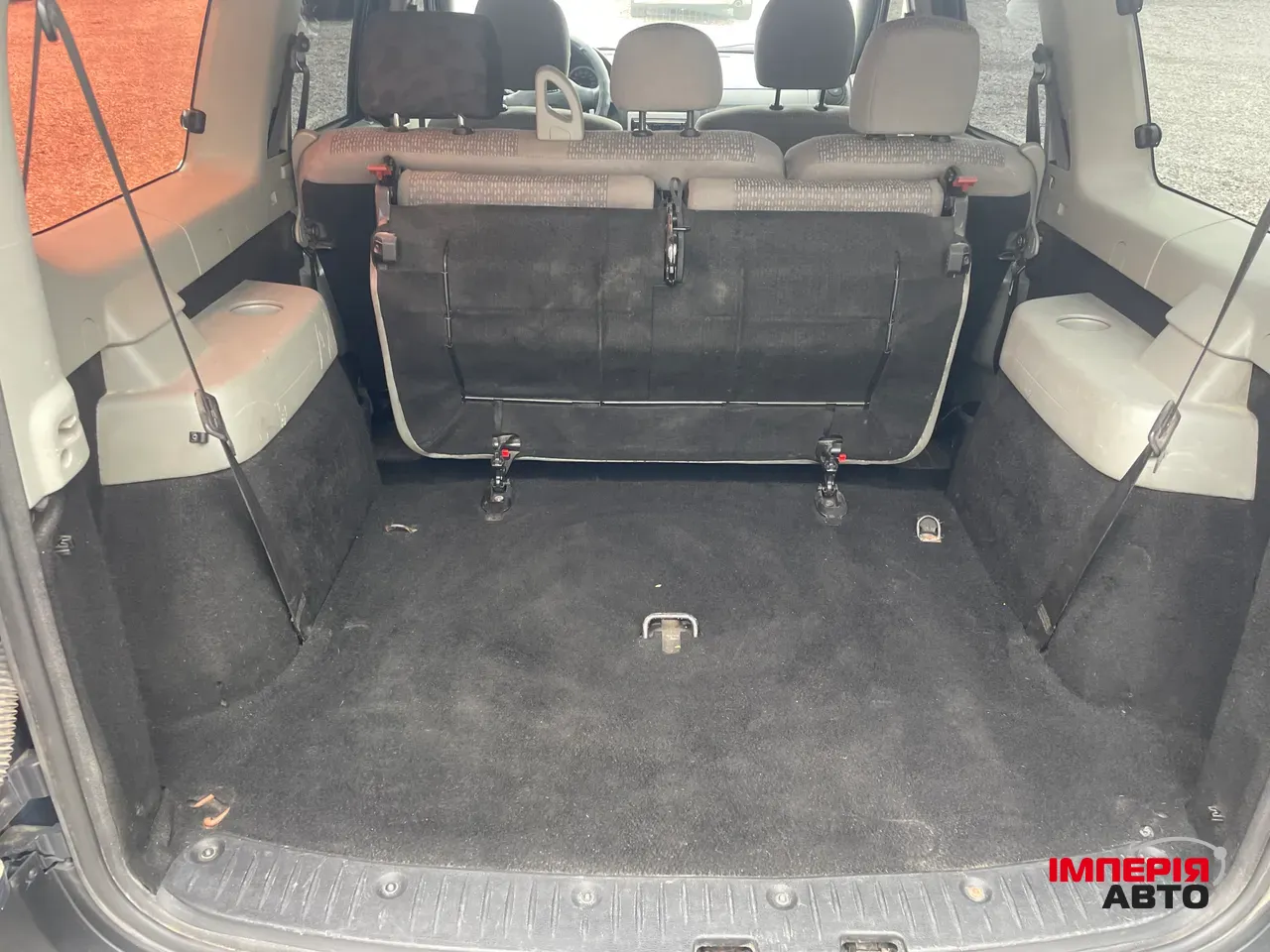 Dacia Logan - фото 12