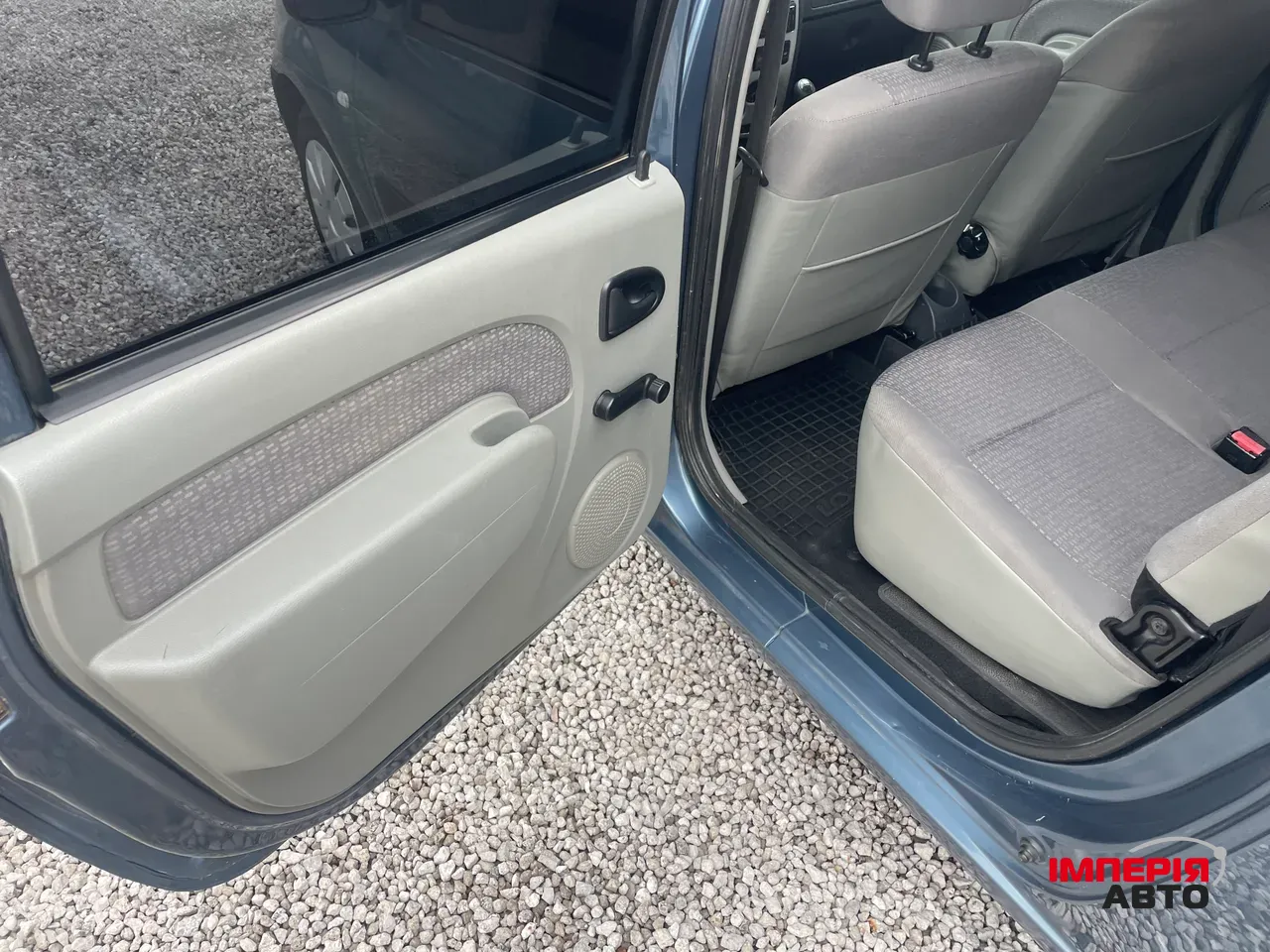 Dacia Logan - фото 9