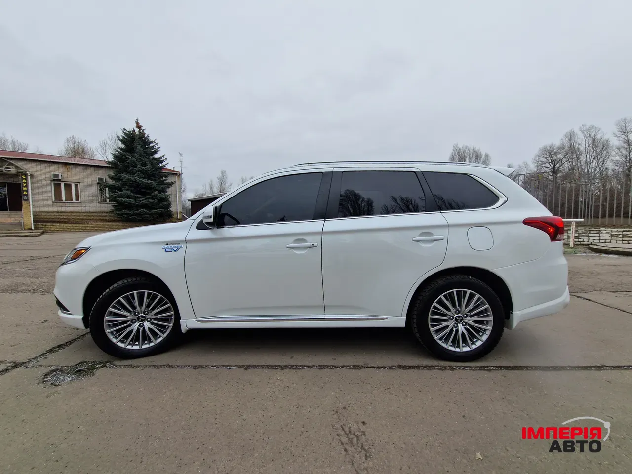 Mitsubishi Outlander - фото 7