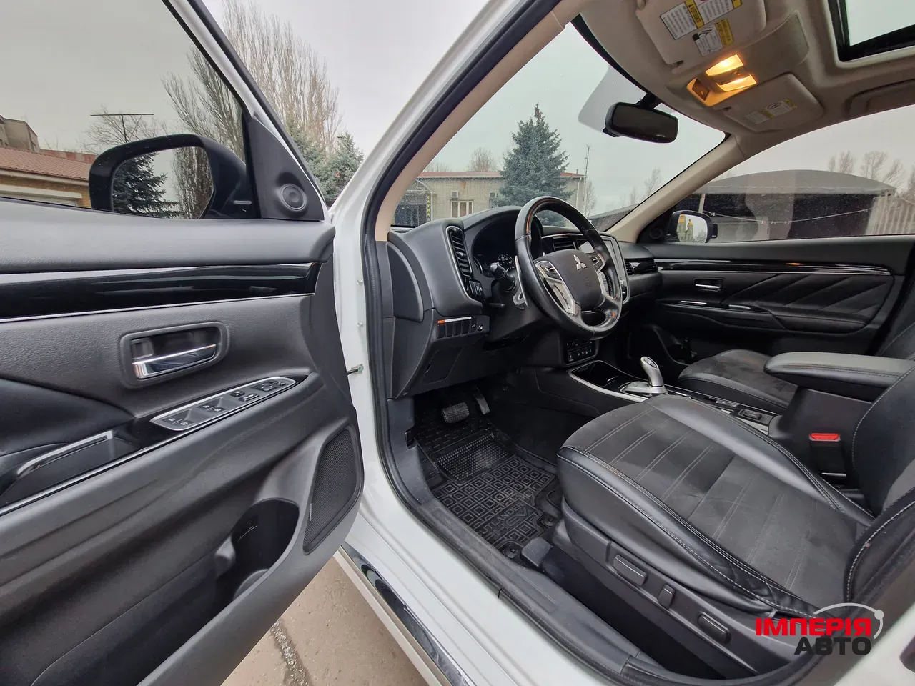 Mitsubishi Outlander - фото 16