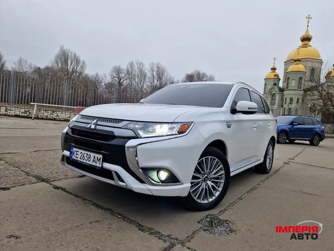 Mitsubishi Outlander - фото 1