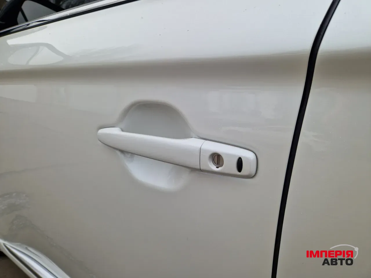 Mitsubishi Outlander - фото 13