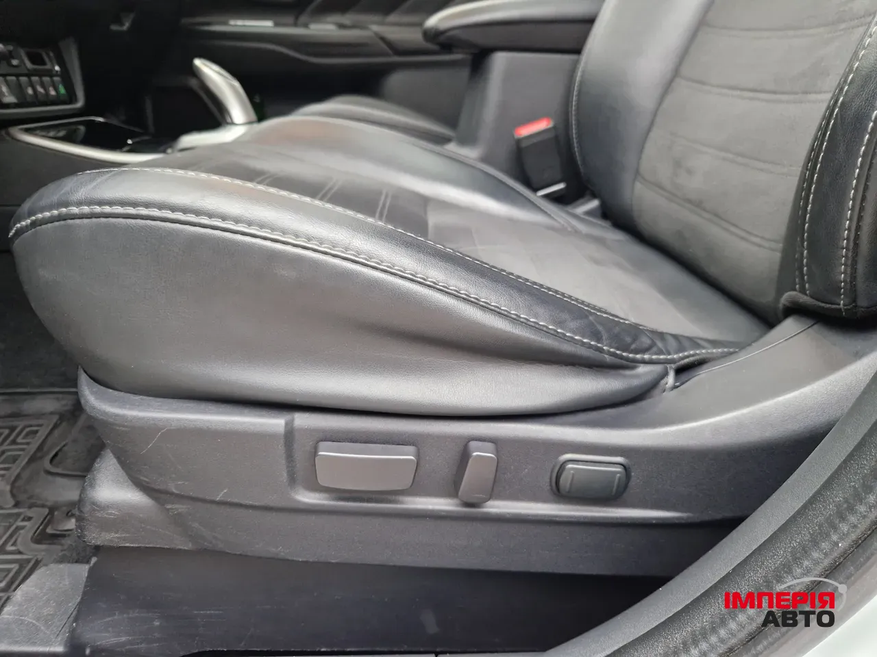 Mitsubishi Outlander - фото 18