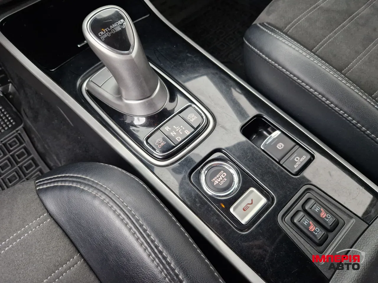 Mitsubishi Outlander - фото 26