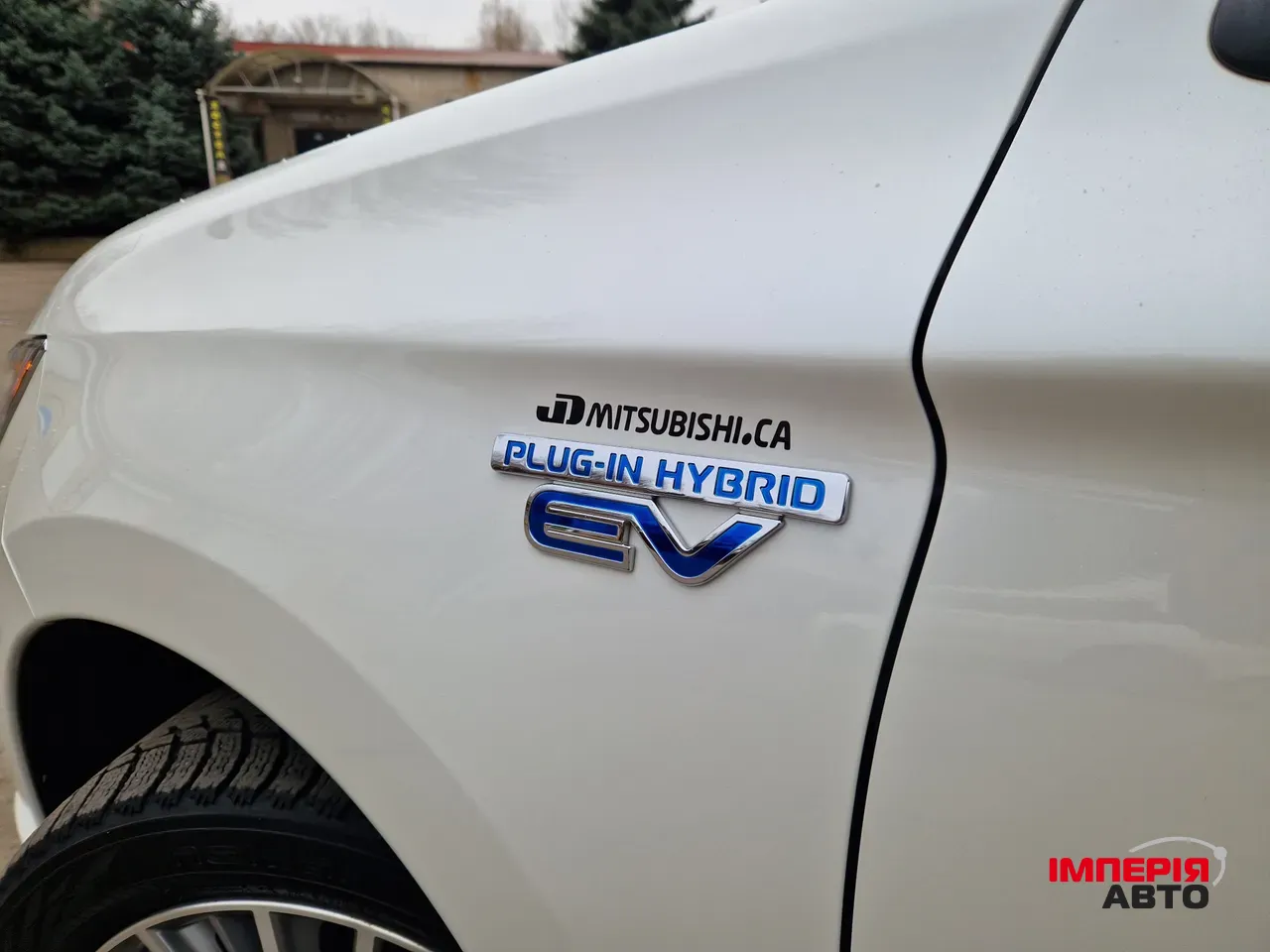 Mitsubishi Outlander - фото 12