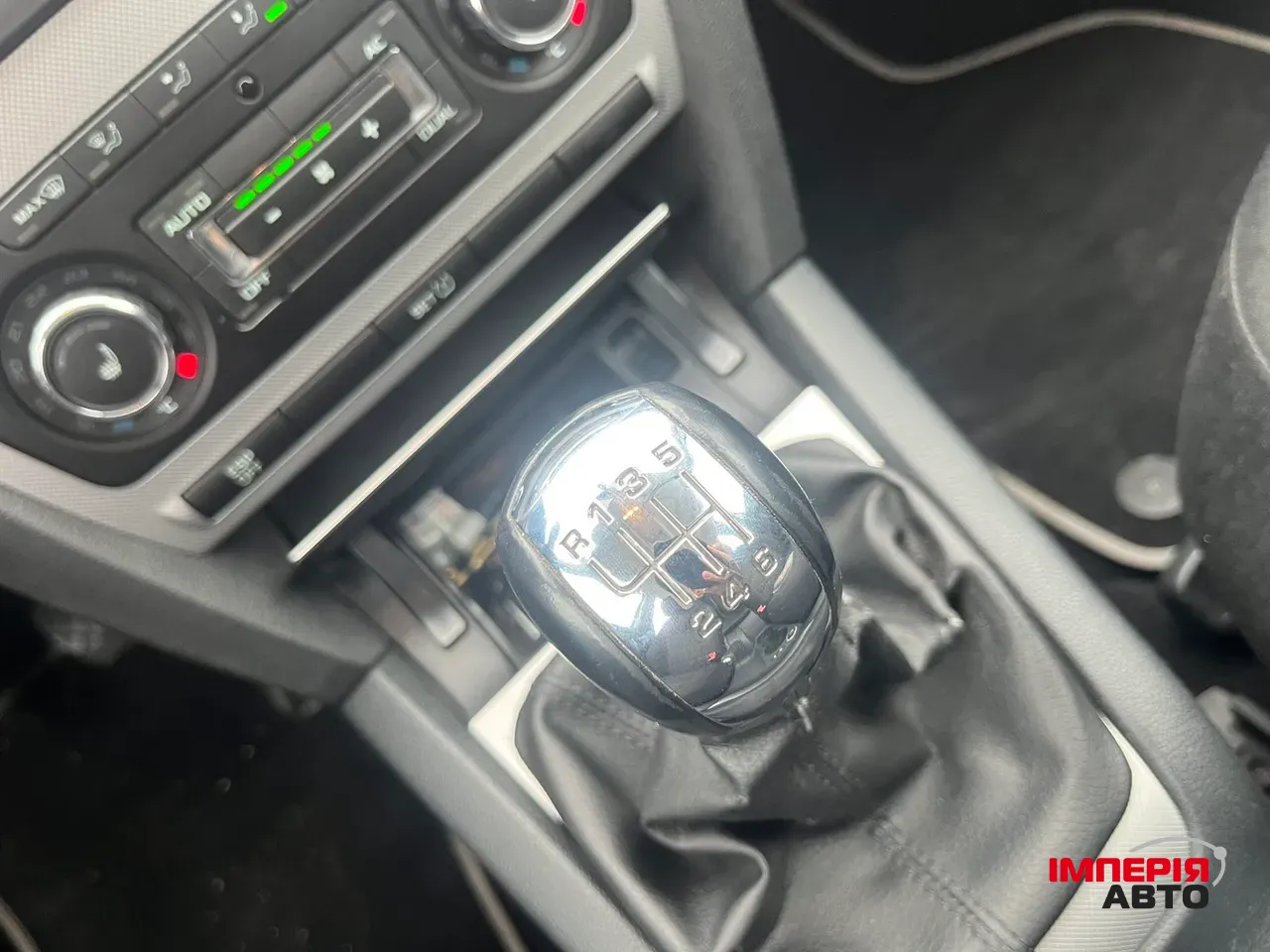 Skoda Octavia - фото 12