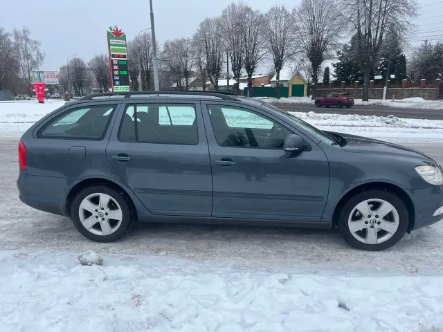 Skoda Octavia - фото 4
