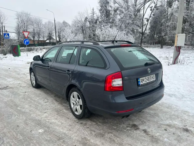 Skoda Octavia - фото 3