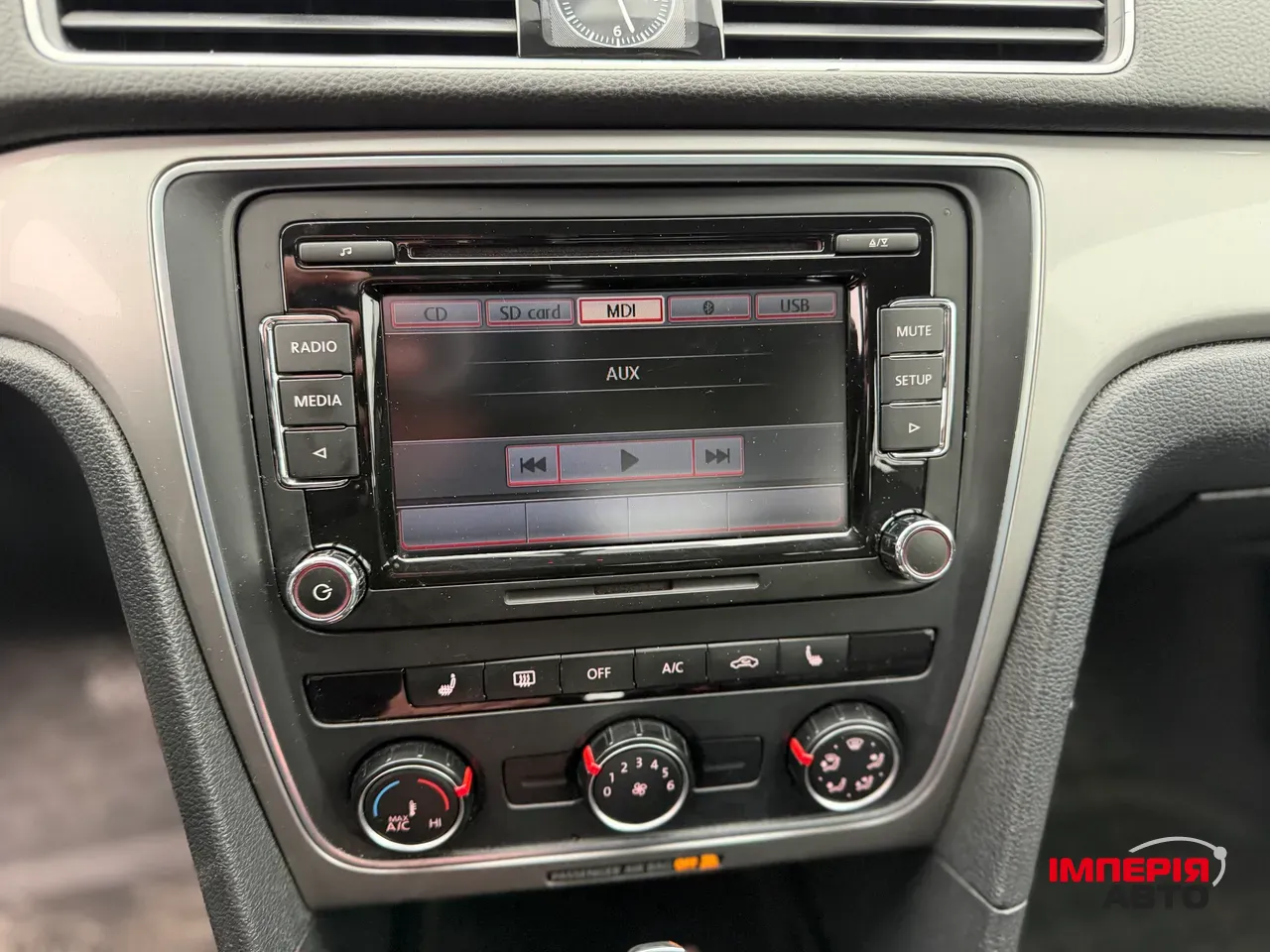 Volkswagen Passat - фото 6