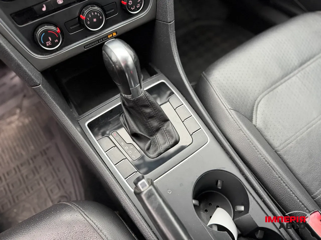 Volkswagen Passat - фото 5