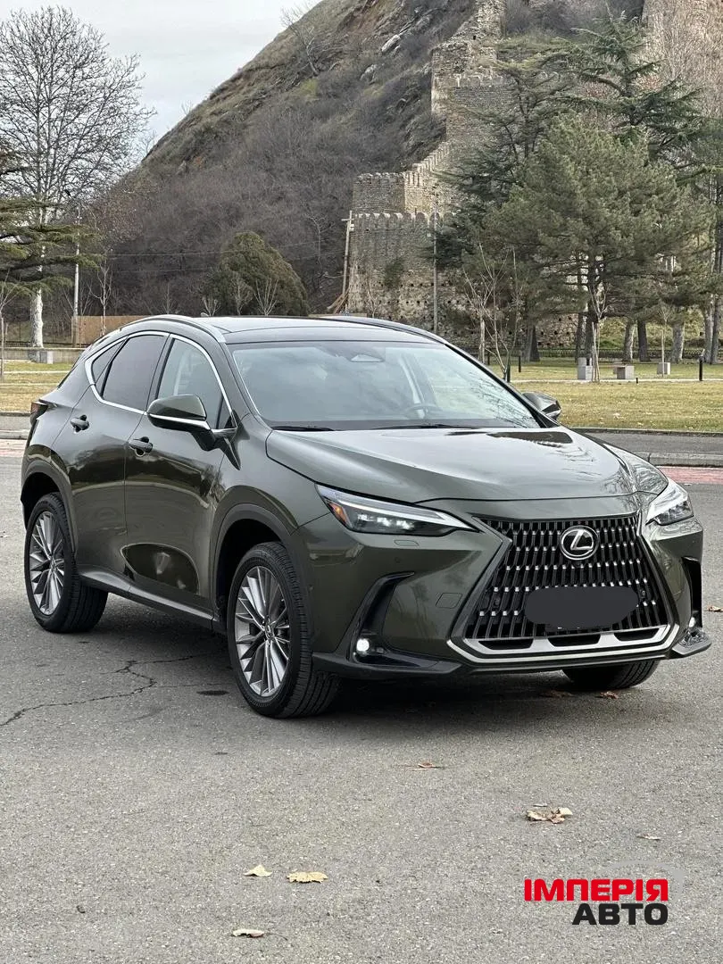 Lexus NX - фото 1