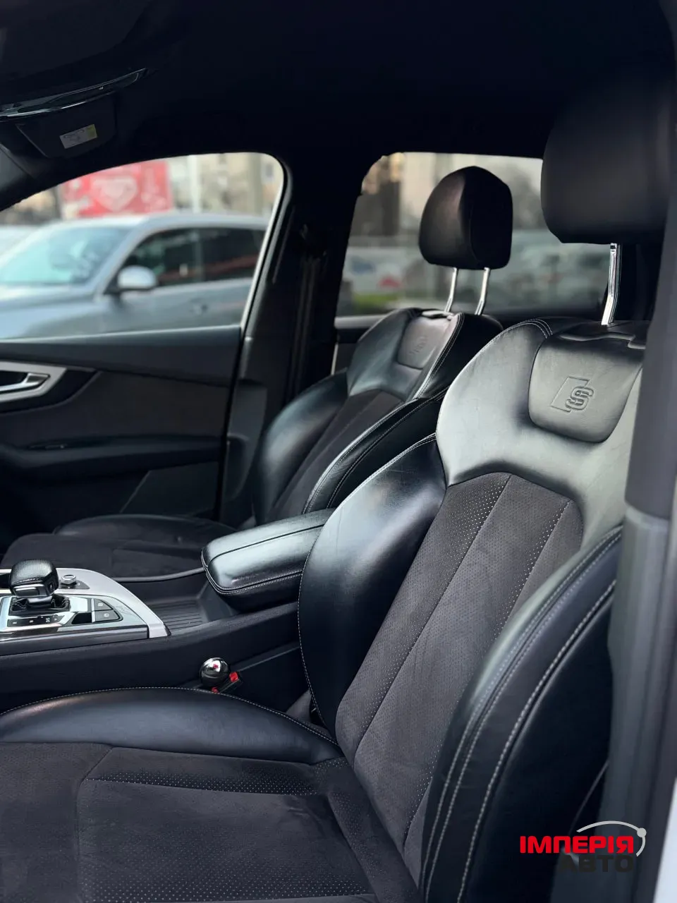 Audi Q7 - фото 11