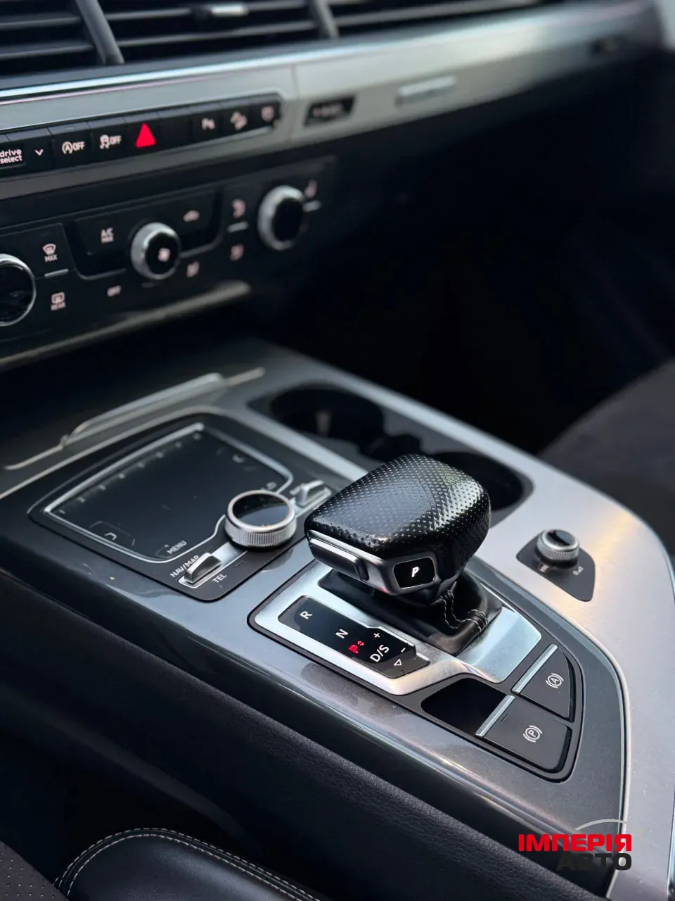 Audi Q7 - фото 13