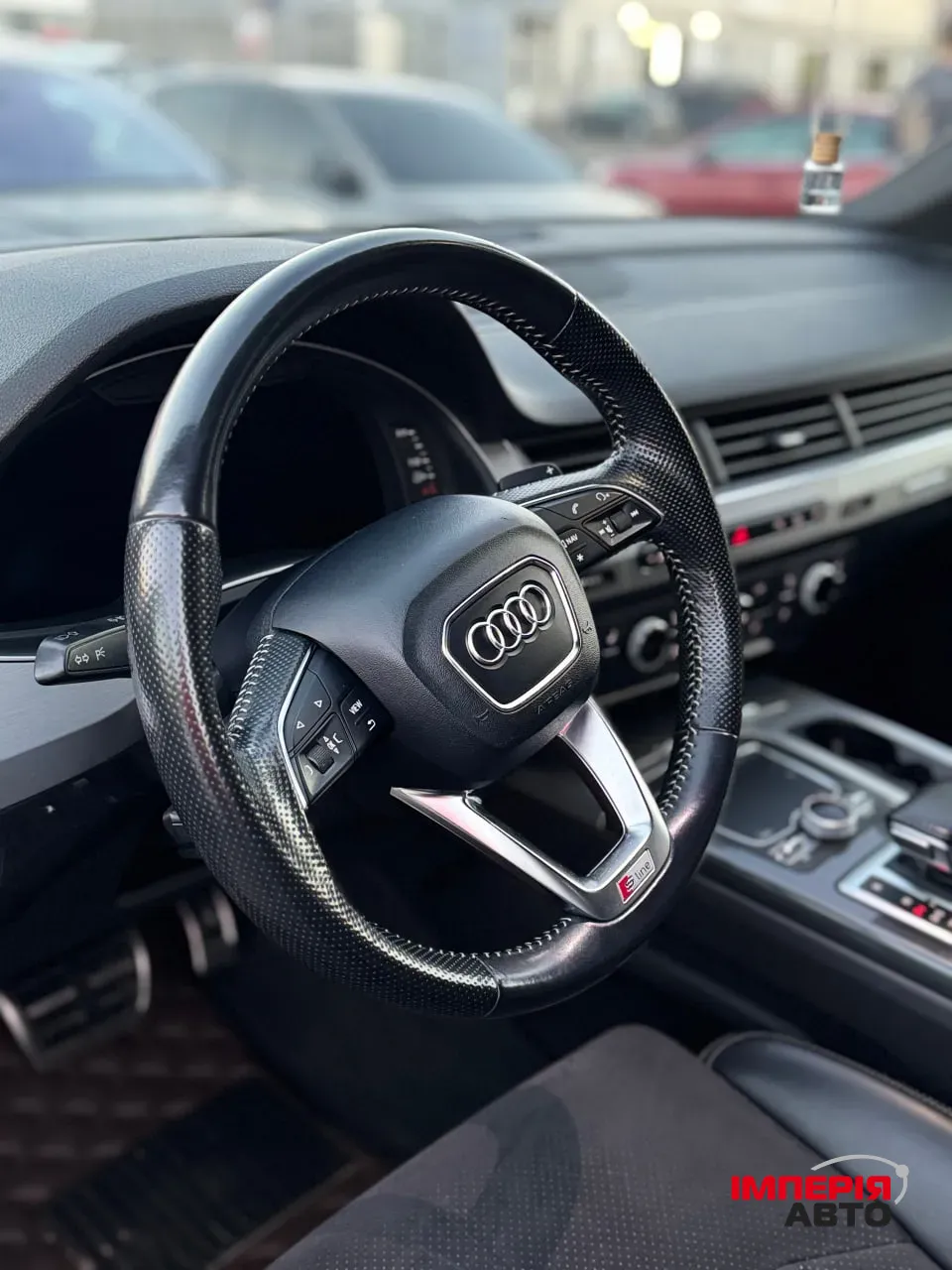 Audi Q7 - фото 10