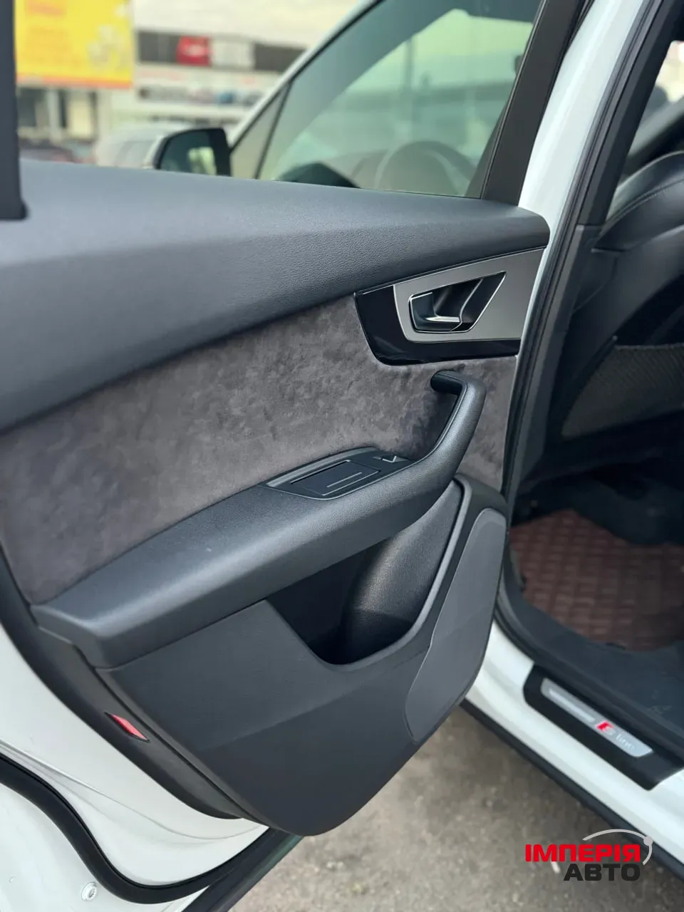 Audi Q7 - фото 18