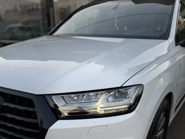 Audi Q7 - фото 3