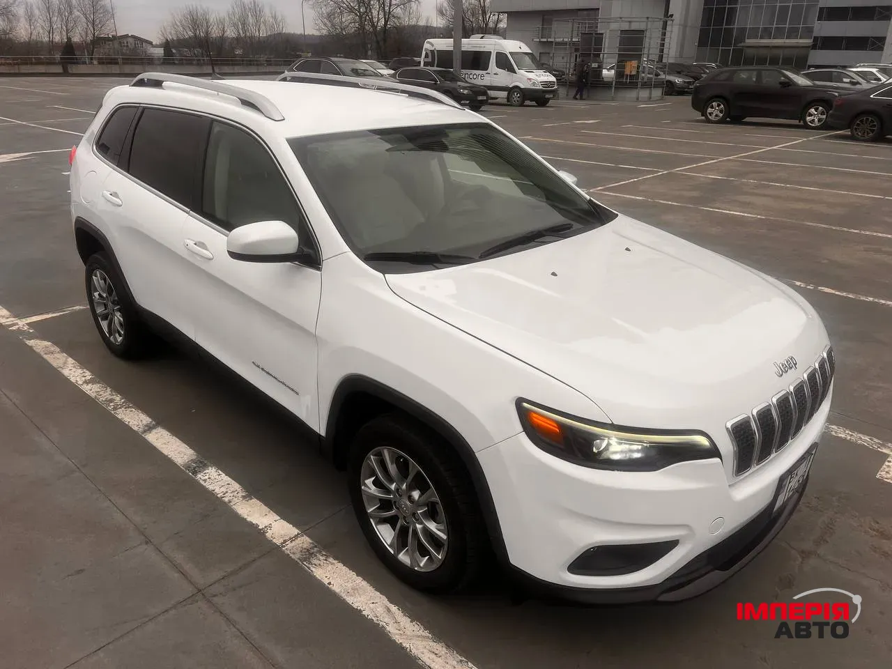 Jeep Cherokee - фото 3